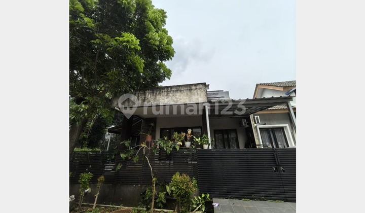Rumah 1,5 Lantai Semi Furnished di Mahagoni Park Bintaro, Tangerang Selatan Rumah 1,5 Lantai Semi Furnished di Mahagoni Park Bintaro, Tangerang Selatan
