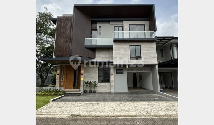 Rumah Mewah di Cluster Foresta BSD, Tangerang Selatan Rumah Mewah di Cluster Foresta BSD, Tangerang Selatan
