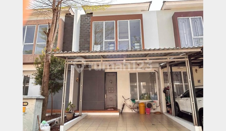 2.5-Story House in Graha Raya Cluster Fortune, South Tangerang
