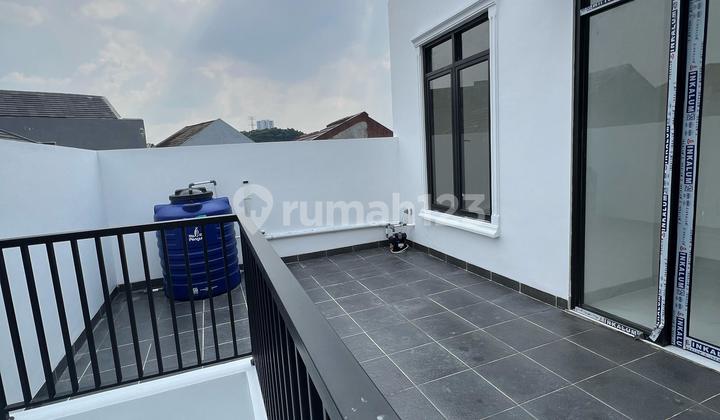 Rumah Cantik Modern Klasik di Kencana Loka BSD, Tangerang Selatan 2