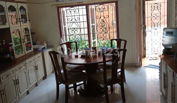 Rumah 2 Lantai di Griya Loka Sek 1.2 BSD, Tangerang Selatan 1