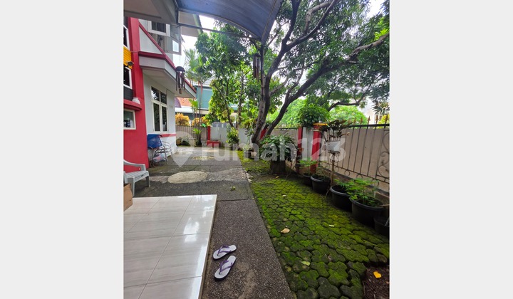 For Sale by Mrs. House Hook 2 Floors in Metro Permata Karang Tengah Complex, Tangerang