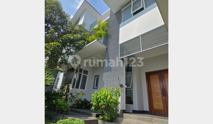 Rumah Cantik Marmer di Telaga Golf Bsd, Tangerang Selatan
