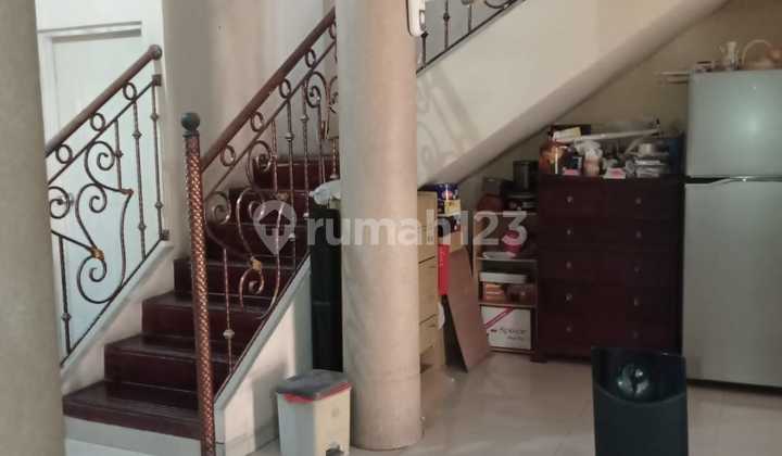 Rumah 2 Lantai di Griya Loka Sek 1.2 BSD, Tangerang Selatan 2