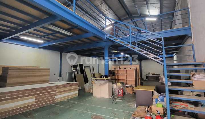 Warehouse For Sale in Integrated Business Center Area, 252m² Floor Area