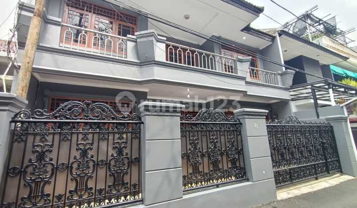 Rumah Siap Huni di Tebet Timur Akses Jalan Dekat ke Jalan 3 Mobil