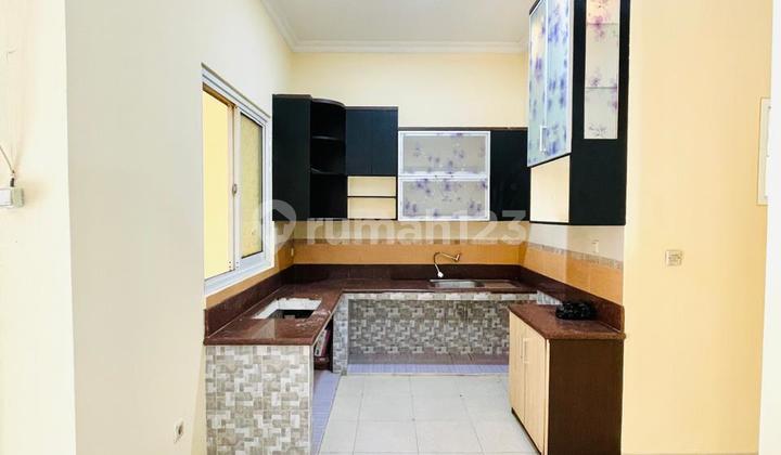 For Sale: Gading Serpong Crystal House 2