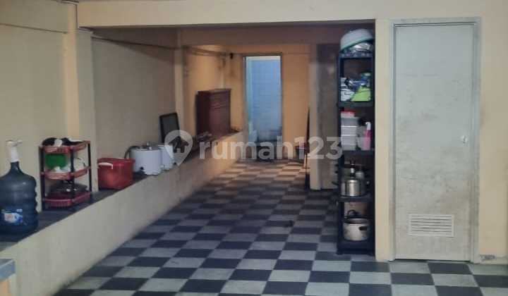 House in a Serene and Flood-Free Neighborhood 2