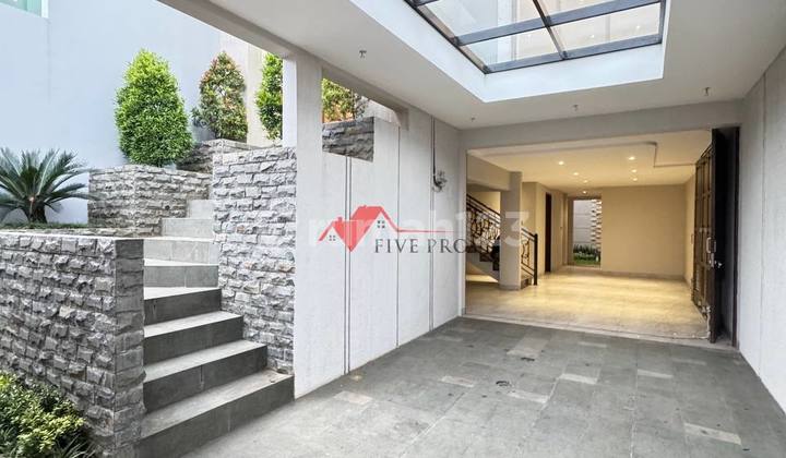 Rumah Dijagakarsa Jakarta Selatan di Pinggir Jalan Raya