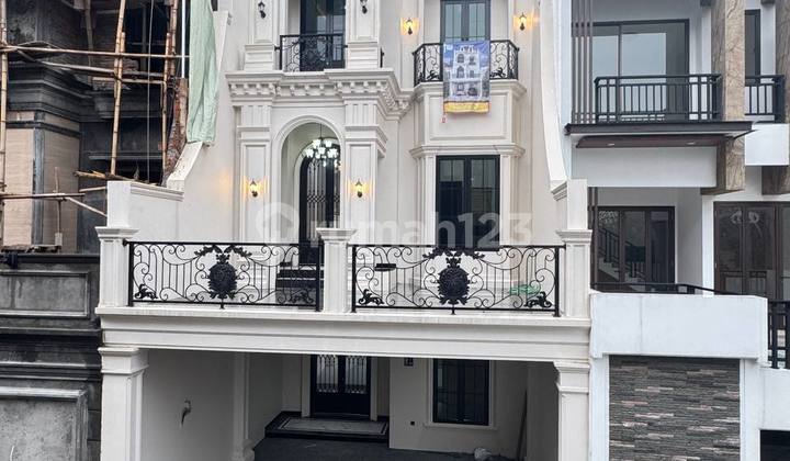 House in Jagakarsa, South Jakarta with Highway Access