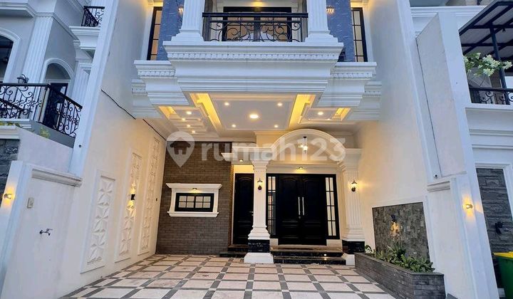 Townhouse with Jagakarsa Main Road Access, South Jakarta