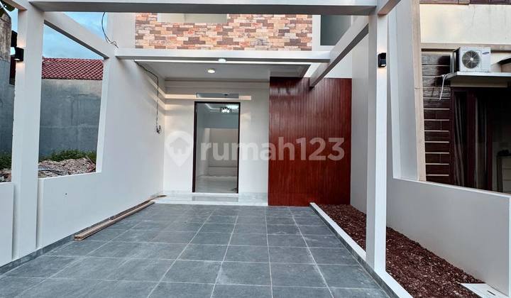 Jagakarsa South Jakarta Cluster House with Swimming Pool Facilities