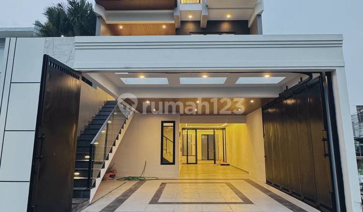 Runah Di Jagakarsa Jakarta Selatan Dipinggir Jalan Raya