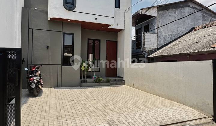 Wide Land, Affordable Price, Good House in Jagakarsa with SHM