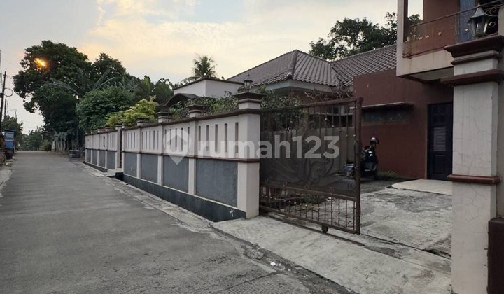 Buy Land with Bonus House, Perfect for Boarding House Business Near UI Depok, Strategic Location 2