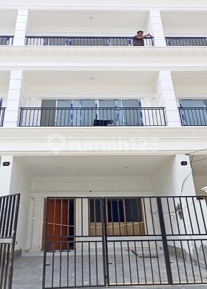 Rumah baru lt 1 plong bs utk usaha dkt kampus, mall di Tanjung Duren. 16213Aj