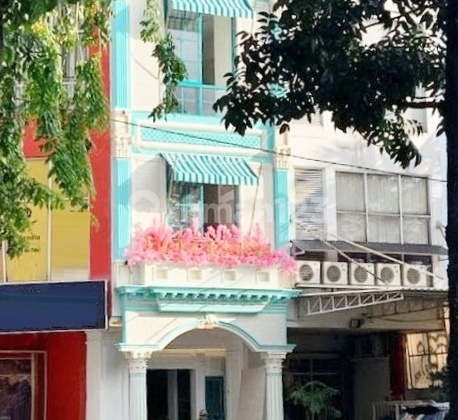 Ruko Siap Pakai Lokasi Ramai Ada Lift di Bintaro, Tangerang. 15924 Ruko Siap Pakai Lokasi Ramai Ada Lift di Bintaro, Tangerang. 15924