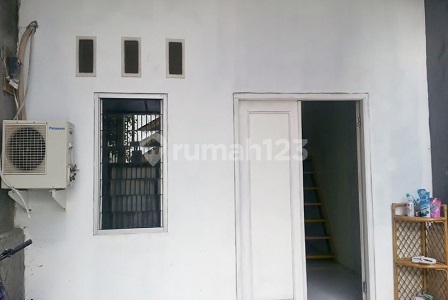 Rumah Bagus Hdp Selatan Jln Lebar di Kebun Jeruk, Jakarta Barat. 12186 Rumah Bagus Hdp Selatan Jln Lebar di Kebun Jeruk, Jakarta Barat. 12186