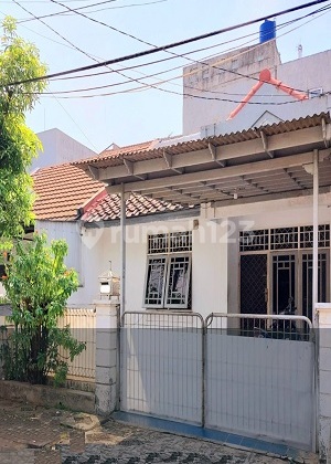 Residential house in a strategic location, easily accessible in Taman Surya 1