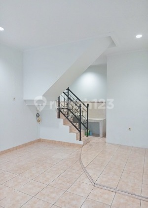 Rumah Bagus 3Lt, Lok. Strategis Nego Smp Deal di Tanjung Duren. 16256 Rumah Bagus 3Lt, Lok. Strategis Nego Smp Deal di Tanjung Duren. 16256