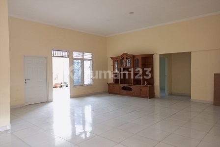 Rumah Bagus Dkt Sekolah Negeri dan Pasar, Dlm Kompl. Aman dan Bbs Banjir di Meruya. 16243 Rumah Bagus Dkt Sekolah Negeri dan Pasar, Dlm Kompl. Aman dan Bbs Banjir di Meruya. 16243