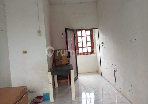 Residential 3-Story Shop House Model, 1st Floor Open Plan, Strategic Location in Taman Sari. 15943