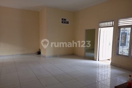 Rumah Bagus Dkt Sekolah Negeri dan Pasar, Dlm Kompl. Aman dan Bbs Banjir di Meruya. 16243 Rumah Bagus Dkt Sekolah Negeri dan Pasar, Dlm Kompl. Aman dan Bbs Banjir di Meruya. 16243