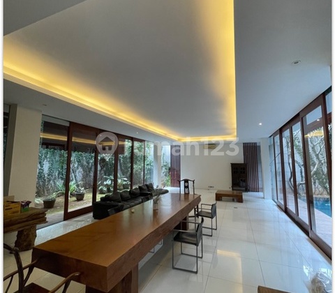 Rumah mewah lingk.tenang ada kolam renang di Kemang Utara,. 20472 2