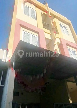 Rumah Furnished, Bebas Banjir, Strategis, Siap Huni di Jelambar 13406. Rumah Furnished, Bebas Banjir, Strategis, Siap Huni di Jelambar 13406.