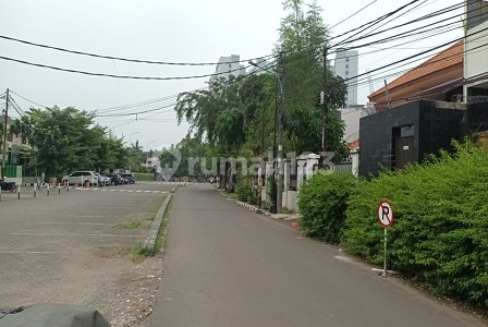 Rumah Dlm Komp. Dpn Sekolah, Gereja Bs Utk Minimarket di Kemanggisan. 20751 2
