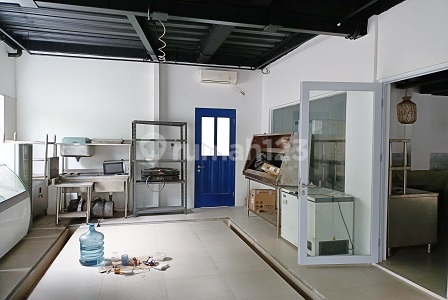 Commercial business space suitable for restaurants, cafes, offices, boarding houses in Duri Kosambi.. 16232