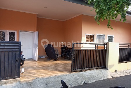 Rumah Baru Dkt Sekolah Negeri dan Pasar, Dlm Kompl. Aman dan Bbs Banjir di Meruya. 16243 Rumah Baru Dkt Sekolah Negeri dan Pasar, Dlm Kompl. Aman dan Bbs Banjir di Meruya. 16243