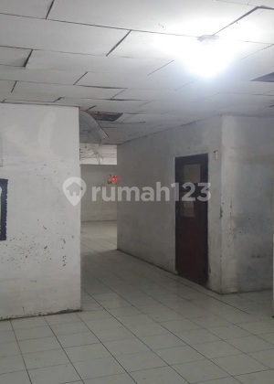 Rumah Tua Hit. Tanah,Dlm Kl. Lingk. Nyaman. Jl. 2 Mbl di Angke. 16247