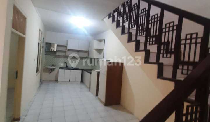 Disewakan Cepat. Rumah Rapi 2 Lantai di Sunter Pratama. Minim Renovasi Disewakan Cepat. Rumah Rapi 2 Lantai di Sunter Pratama. Minim Renovasi