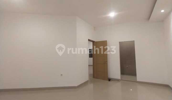 Sold Cheap, Only 3 Units Left. Brand New 2-Story Townhouse in Cempaka Putih. Strategic Location. 2