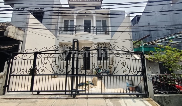 Brand New Rumah Minimalis Siap Huni di Bcs 2,5 Lantai Brand New Rumah Minimalis Siap Huni di Bcs 2,5 Lantai