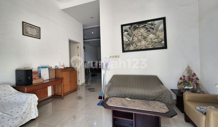 Rumah Cantik 2 Lantai, Siap Huni, Baru Renov. Rumah Bagus SHM di Kelapa Gading