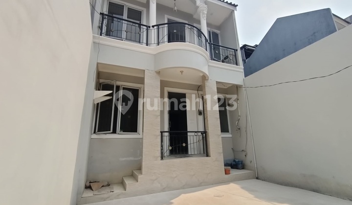 Brand New Rumah Minimalis Siap Huni di Bcs 2,5 Lantai 2