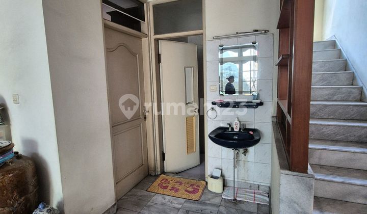 Sell Fast Old Standard House in Kelapa Gading. Wide Front Road Access 2