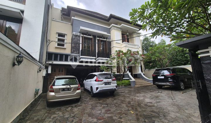 Jual Rumah Klasik Modern Minimalis Rumah Bagus di Menteng SHM 2