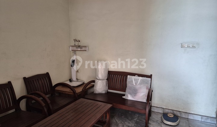 Sell Fast Old Standard House in Kelapa Gading. Wide Front Road Access Sell Fast Old Standard House in Kelapa Gading. Wide Front Road Access