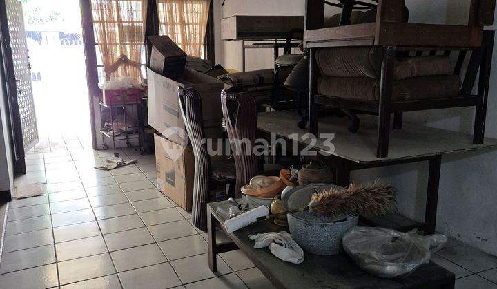 Old 2-Story House in Pulo Asem, Suitable for Boarding Business. Needs Renovation. 2