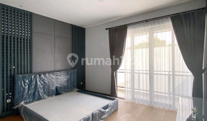 Affordable Gayung Kebonsari House in Surabaya. Affordable Gayung Kebonsari House in Surabaya.