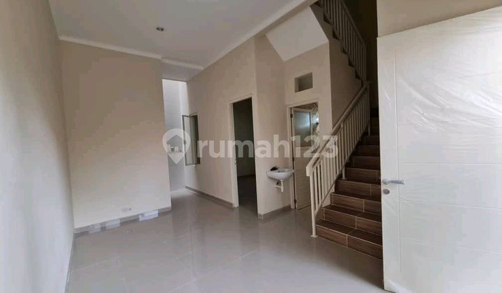 Cheap Tenggilis House Surabaya.yen.a028