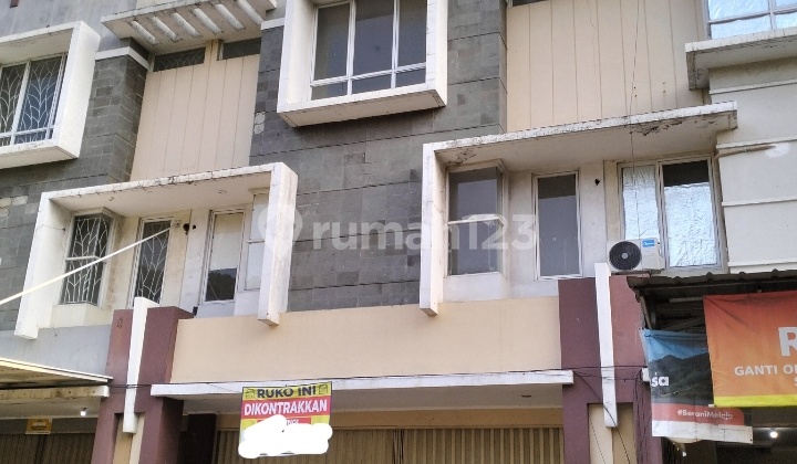 Disewa Ruko 3lantai, Diharapan Indah Bekasi , Lokasi Strategis