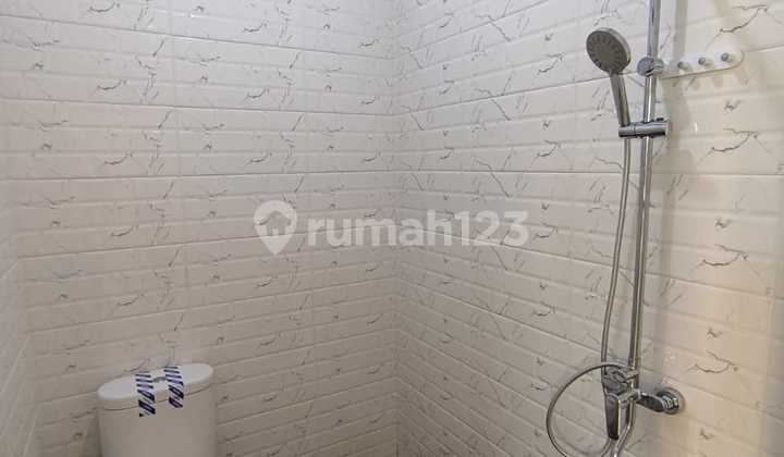 Rumah Siap Huni Tiga Lantai Di Jlan Ikan Dekat Ltr Dn Al Azhar. Rawamangun di Rawamangun 2