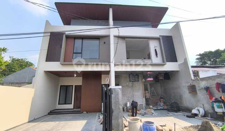 Luxury House on Ikan Street Near Al Azhar Ready to Occupy Rawamangun 2