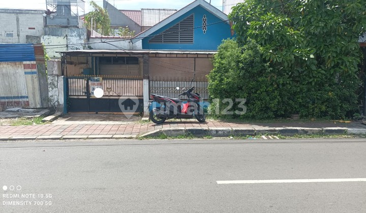 Rumah Hitung Tanah di Pinggir Jalan Raya Rawamngun Jakarta Timur