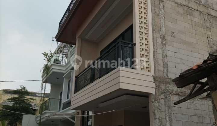 Rumah Siap Huni Mini Cluster Hanya 7 Unit 3 Lntai.wilayah Strategis Cipinang Muara Jakarta Timur