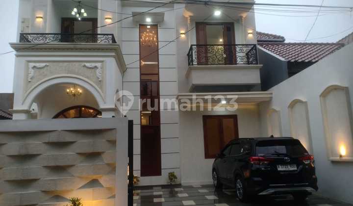 Luxury Ready-to-Occupy House in the Elite Bllymoon Complex, Pondok Kelapa, East Jakarta 2